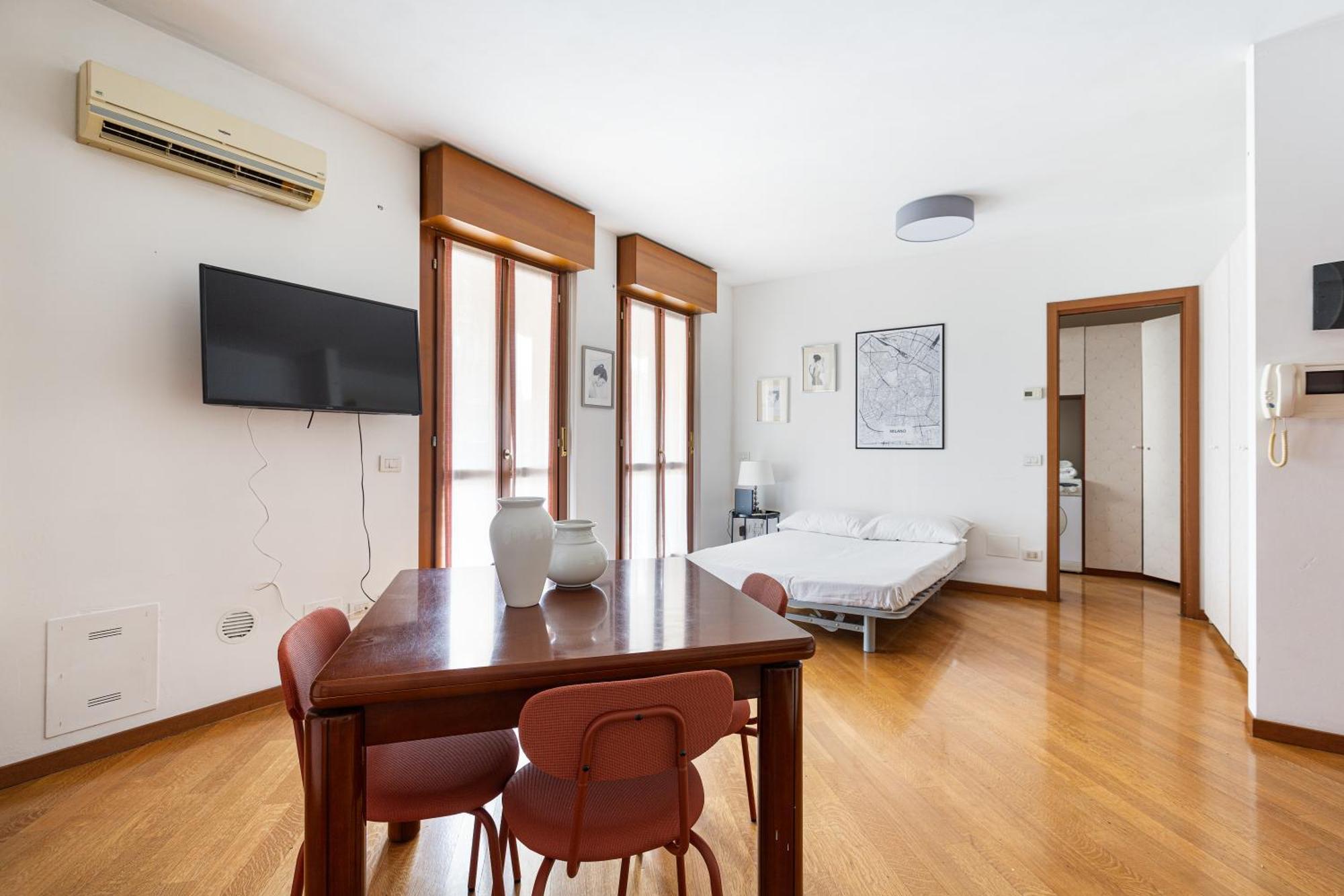 Cosy Studio With Balcony & Private Garage Mailand Exterior foto