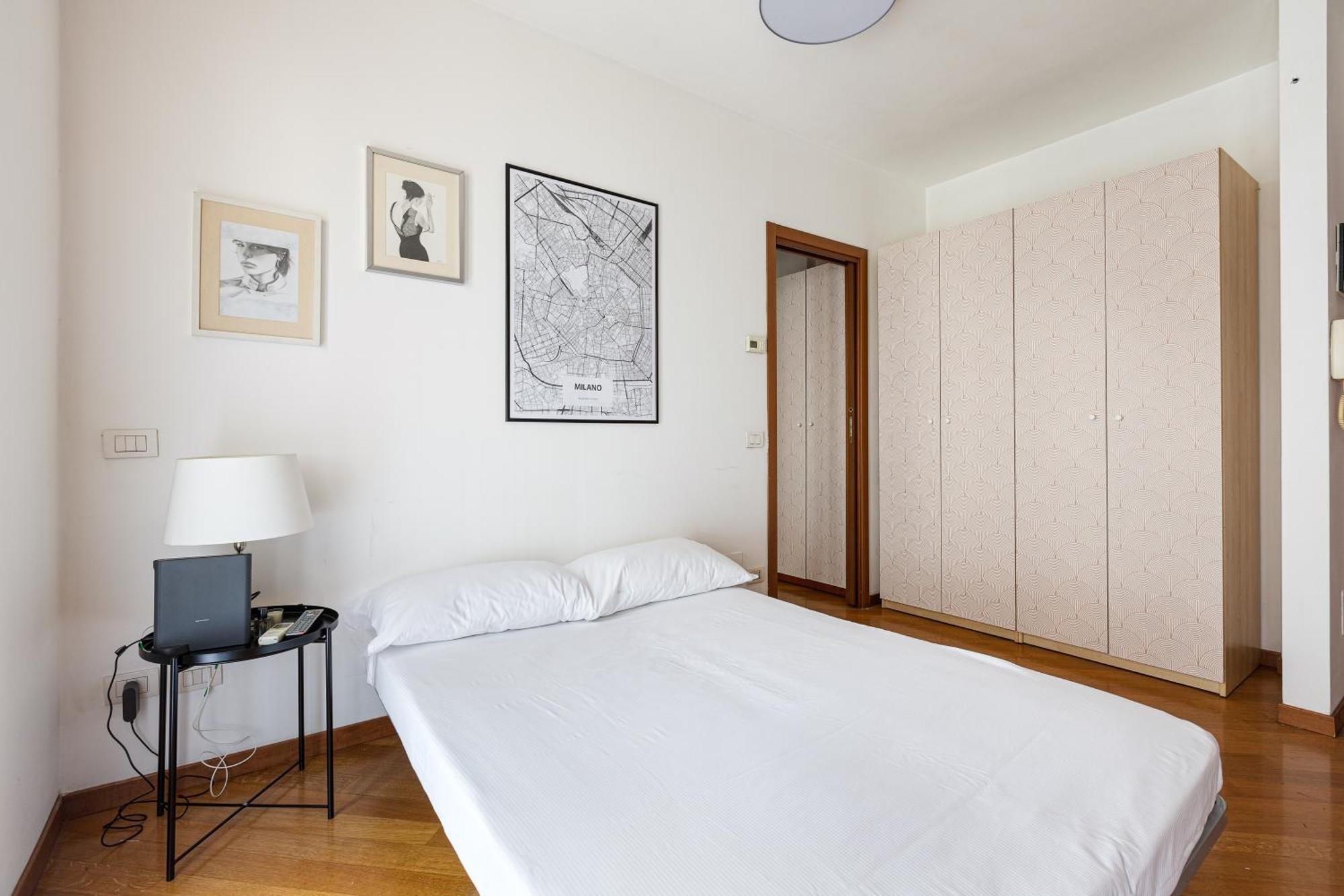 Cosy Studio With Balcony & Private Garage Mailand Exterior foto