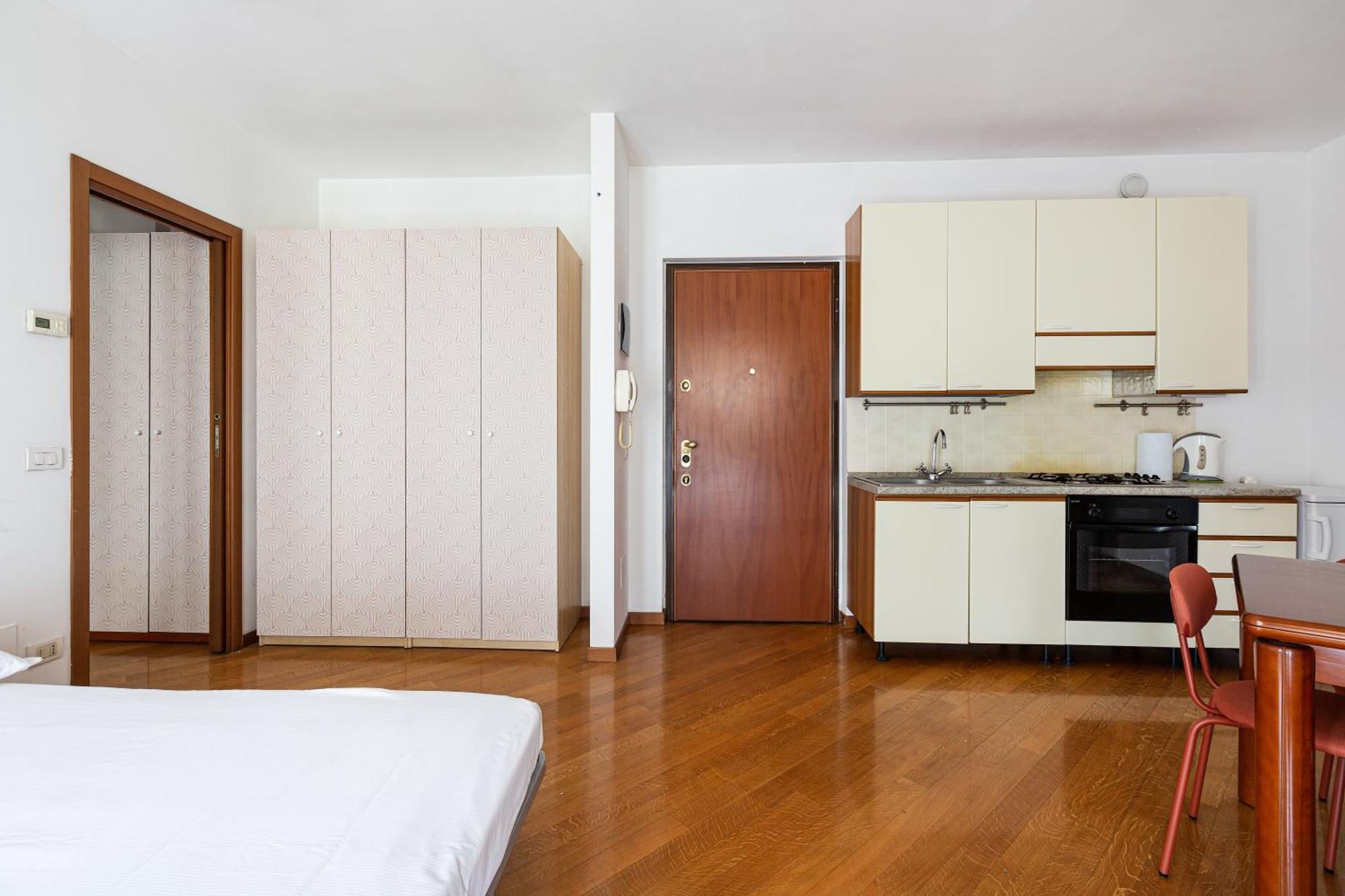 Cosy Studio With Balcony & Private Garage Mailand Exterior foto